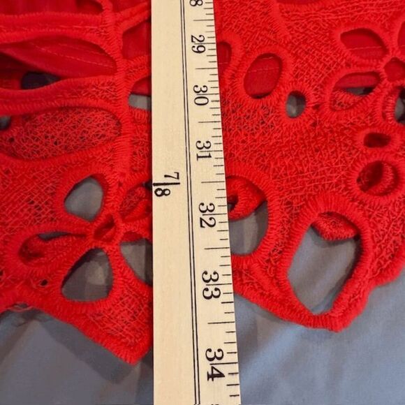 NWT Pretty Garden Red Eyelet Overlay Off / On Shoulder Dress Lined Size Small - Picture 9 of 10